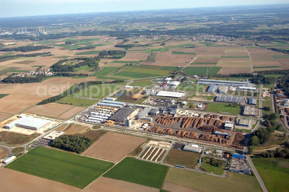 Aerial image INGOLSTADT - Im bayerischen Städtekreuz München, Regensburg, Nürnberg und Augsburg liegt der InterPark. Das Gewerbegebiet bietet eine Gesamtfläche von rund zwei Millionen Quadratmeter. Ein Projekt der HVB-Immobilien AG.