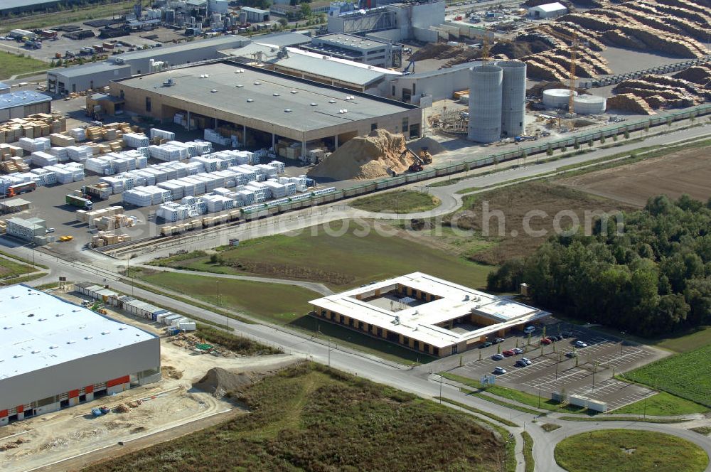 INGOLSTADT from the bird's eye view: Im bayerischen Städtekreuz München, Regensburg, Nürnberg und Augsburg liegt der InterPark. Das Gewerbegebiet bietet eine Gesamtfläche von rund zwei Millionen Quadratmeter. Ein Projekt der HVB-Immobilien AG.