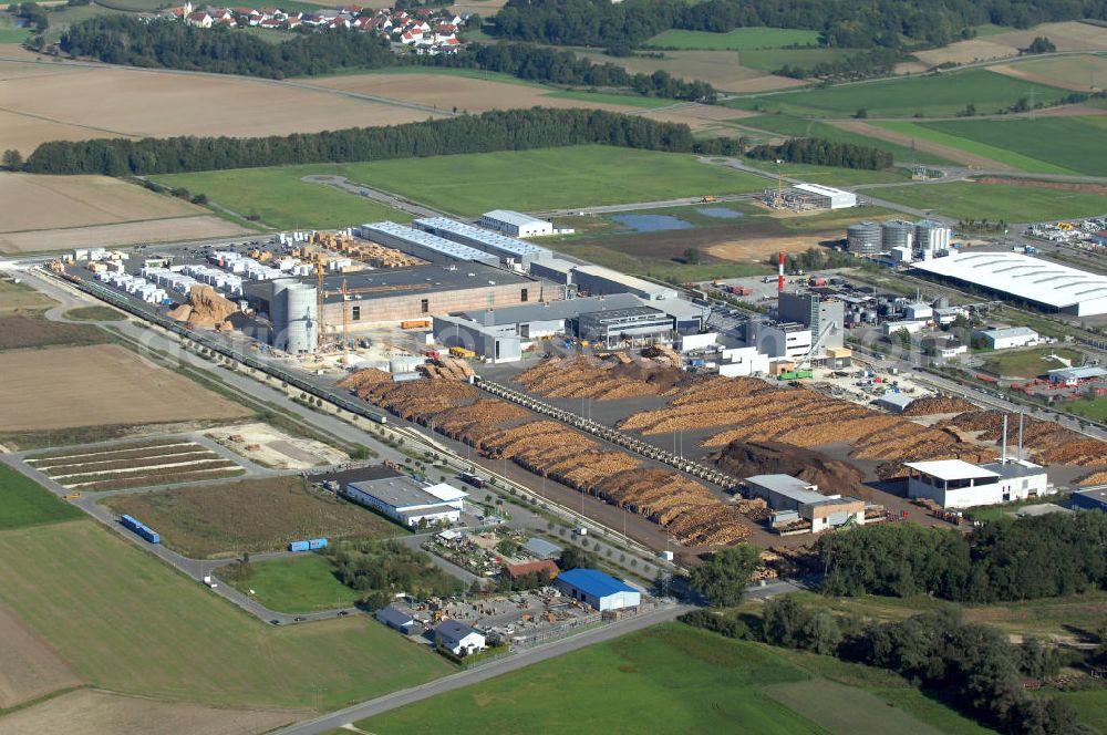 INGOLSTADT from the bird's eye view: Im bayerischen Städtekreuz München, Regensburg, Nürnberg und Augsburg liegt der InterPark. Das Gewerbegebiet bietet eine Gesamtfläche von rund zwei Millionen Quadratmeter. Ein Projekt der HVB-Immobilien AG.