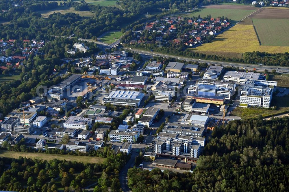 Aerial photograph Lochham - Industrial estate and company settlement Am Kirchenhoelzl - Seeholzenstrasse - Lohenstrasse in Lochham in the state Bavaria, Germany