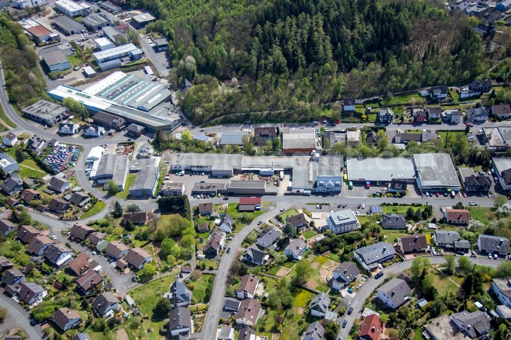 Aerial photograph Netphen - Industrial estate and company settlement on Kreuztaler Strasse in the district Dreis-Tiefenbach in Netphen in the state North Rhine-Westphalia, Germany