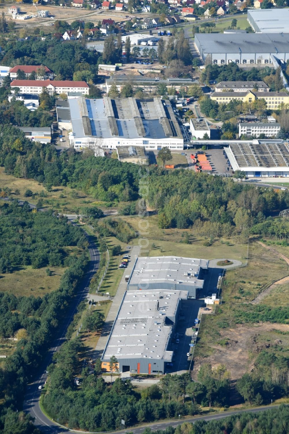 Aerial photograph Fürstenwalde/Spree - Industrial estate and company settlement Lise-Meitner-Strasse in Fuerstenwalde/Spree in the state Brandenburg, Germany