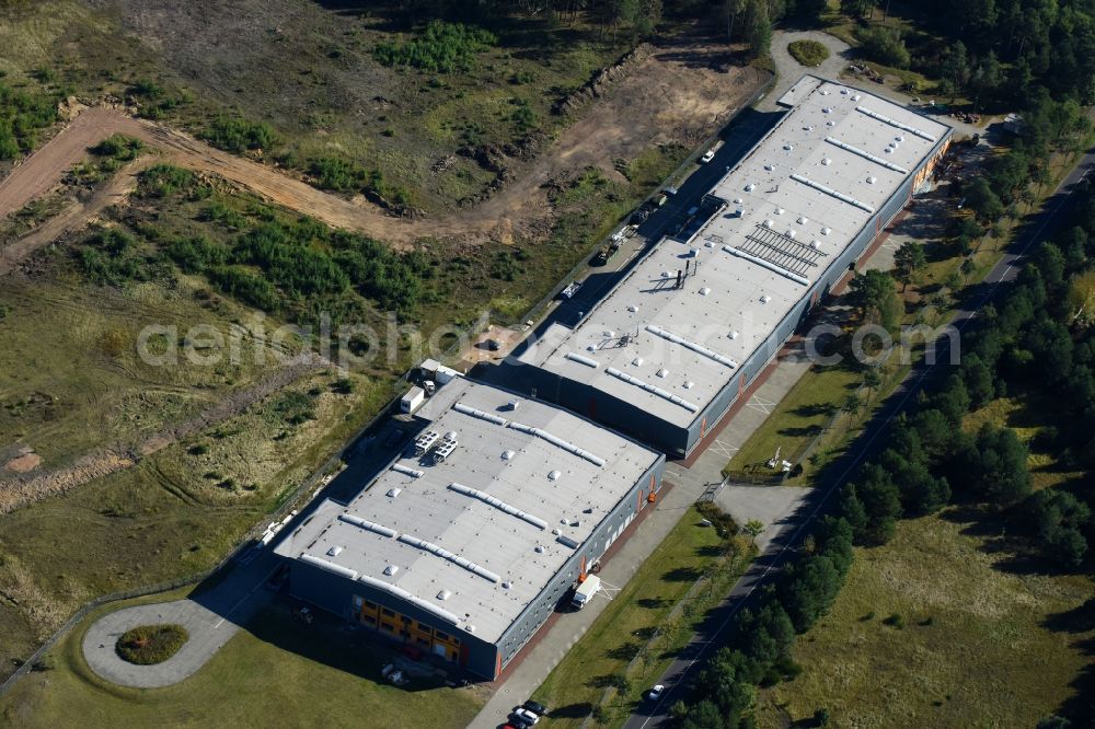 Aerial photograph Fürstenwalde/Spree - Industrial estate and company settlement Lise-Meitner-Strasse in Fuerstenwalde/Spree in the state Brandenburg, Germany