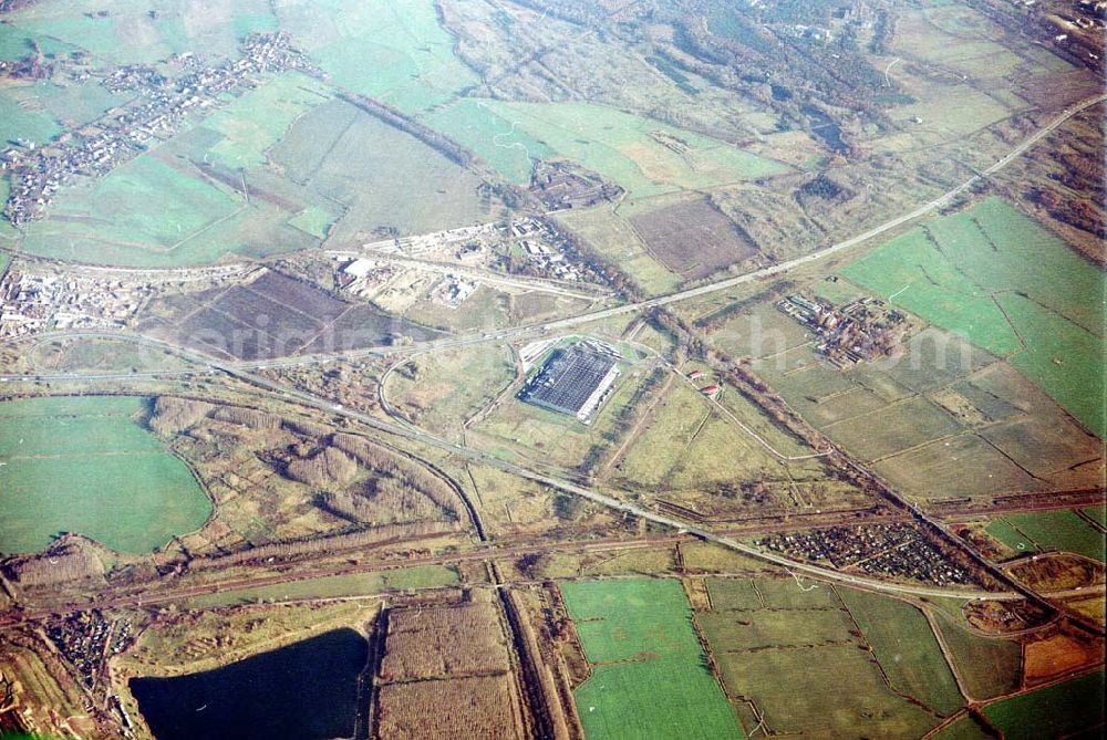 Aerial image Berlin - Pankow - Gewerbegebiet und Logistikzentrum der BLEG an der Autobahnzufahrt Pankow - Nord.