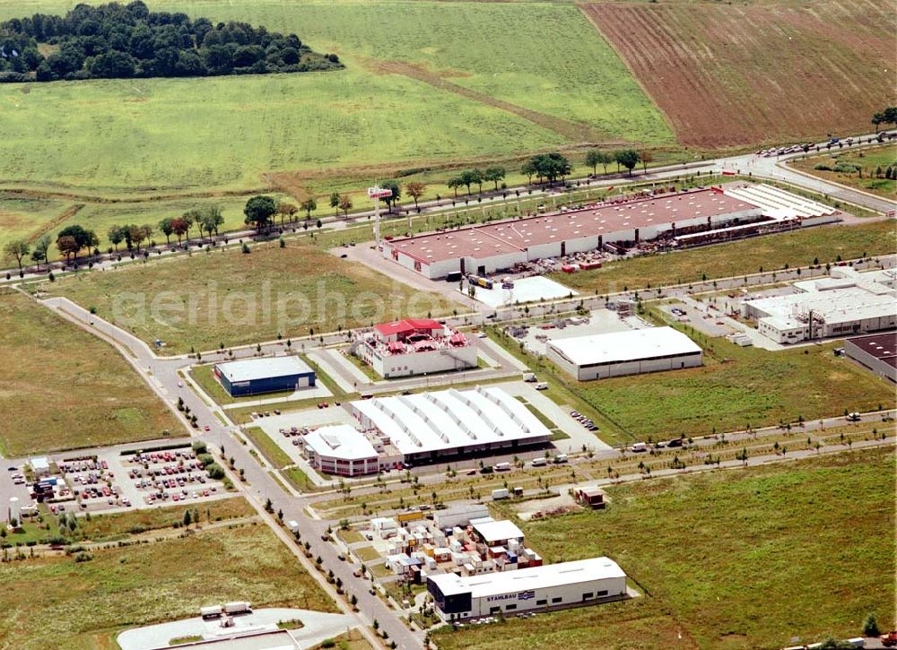 Aerial image Berlin - Mahlsdorf - Gewerbegebiet Mahlsdorf mit Discothek an der B1