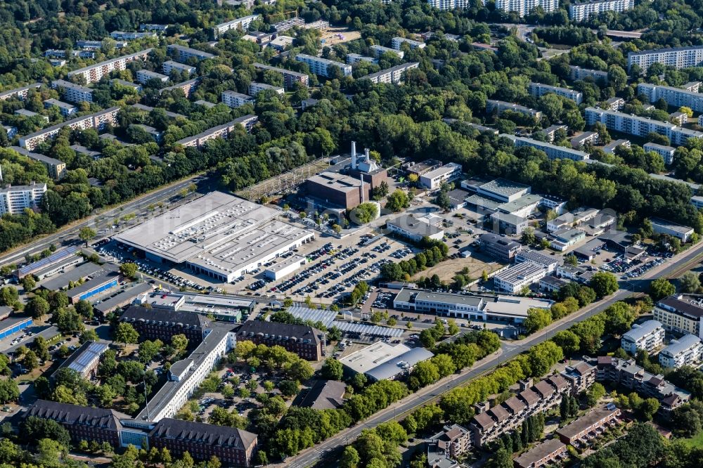 Aerial photograph Bremen - Industrial estate and company settlement of Mercedes-Benz on Henri-Dunant-Strasse in the district Neue Vahr Suedwest in Bremen, Germany