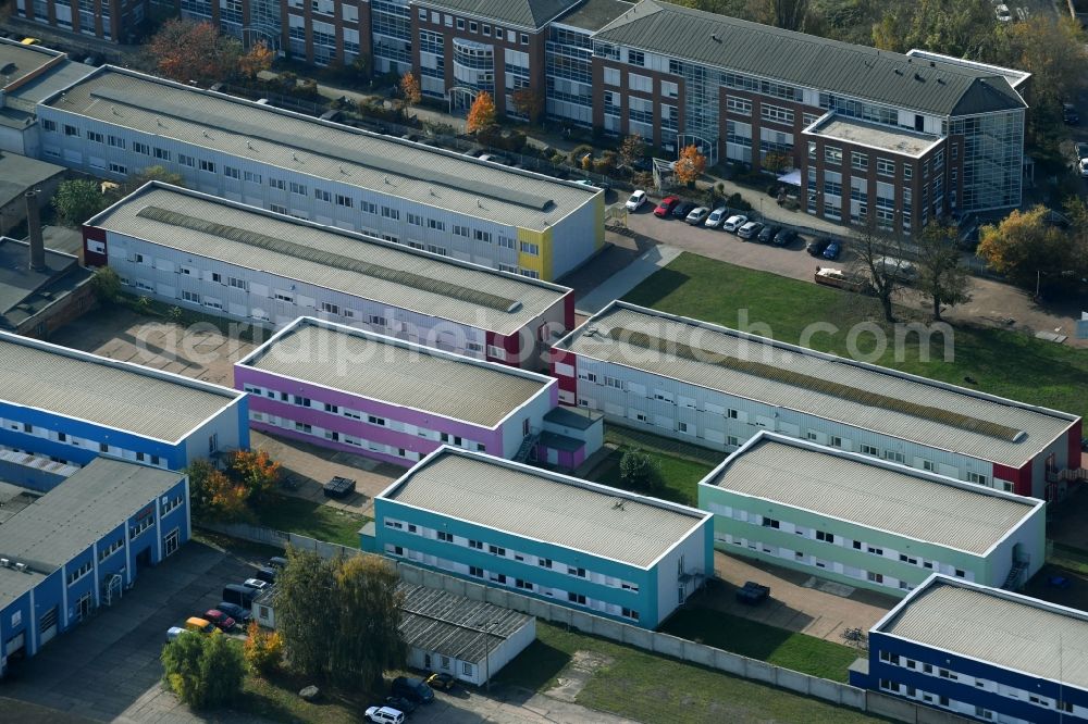 Magdeburg from the bird's eye view: Industrial estate and company settlement on Muenchenhofstrasse in the district Neue Neustadt in Magdeburg in the state Saxony-Anhalt, Germany