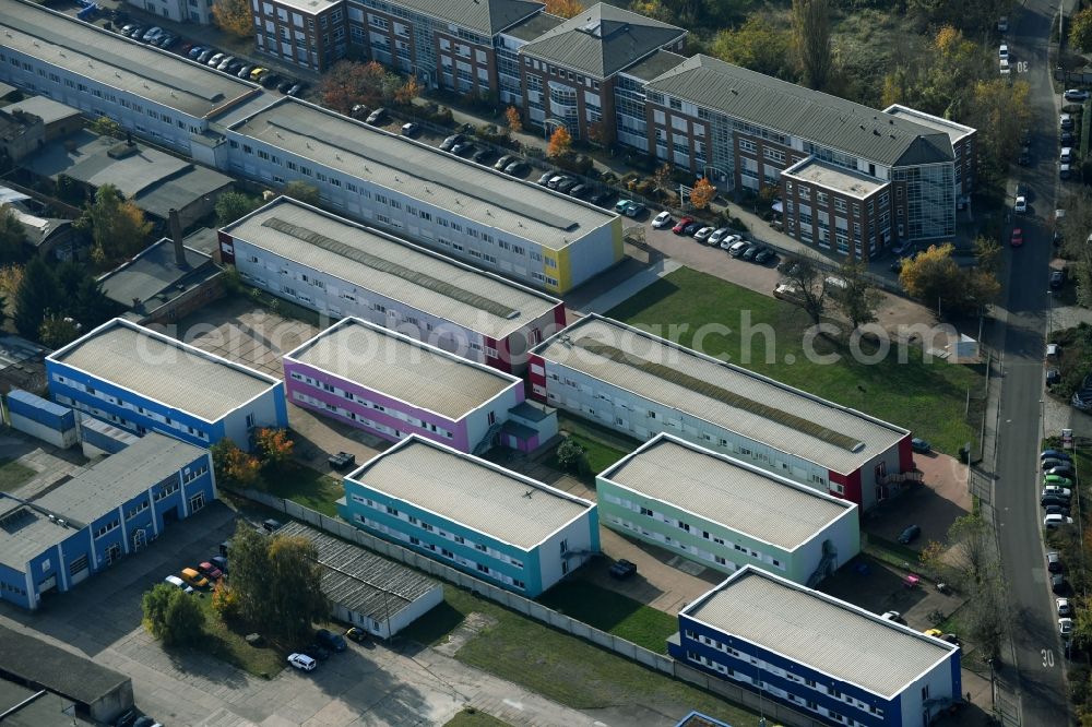 Aerial photograph Magdeburg - Industrial estate and company settlement on Muenchenhofstrasse in the district Neue Neustadt in Magdeburg in the state Saxony-Anhalt, Germany