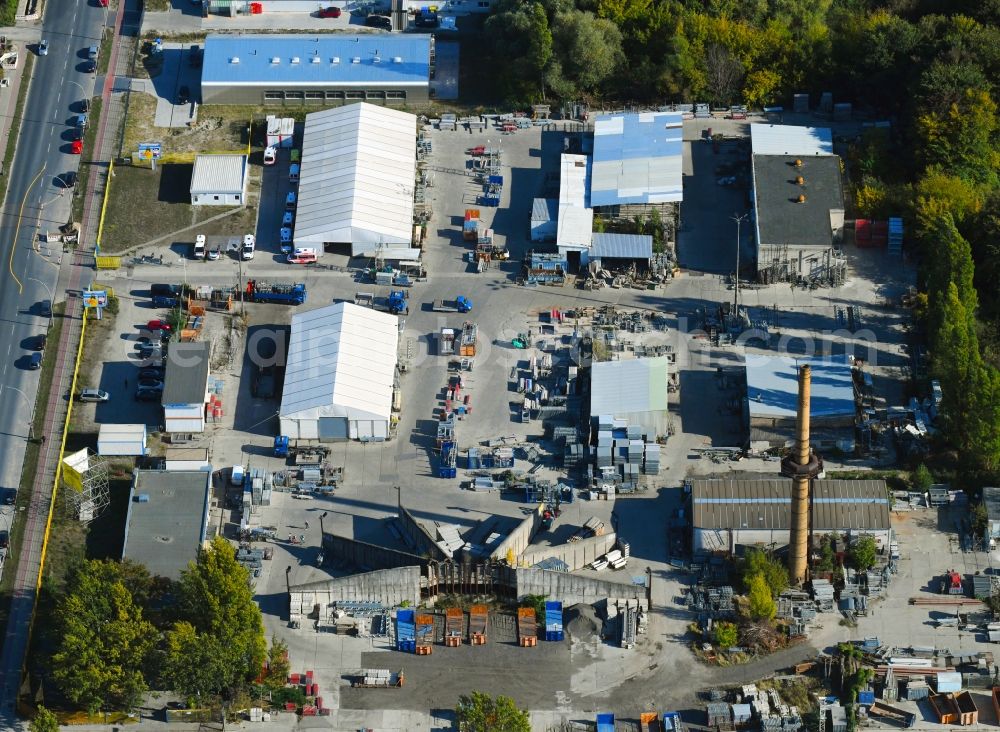 Aerial image Berlin - Industrial estate and company settlement of Neumann Geruestbau GmbH on Bitterfelof Strasseasse in the district Marzahn in Berlin, Germany