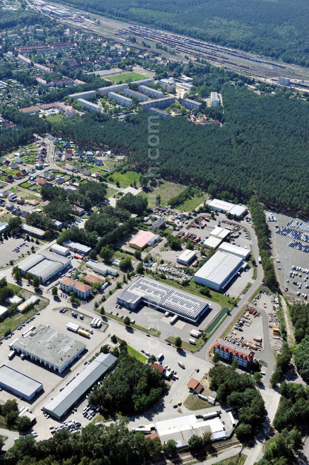 Aerial photograph Neuseddin - Gewerbeimmobilie an der Pappelallee 34 im Gewerbegebiet Neuseddin in Brandenburg. Ein Projekt der Unternehmensgruppe Markus Gerold. Commercial property at the street Pappelallee in the business park Neuseddin.