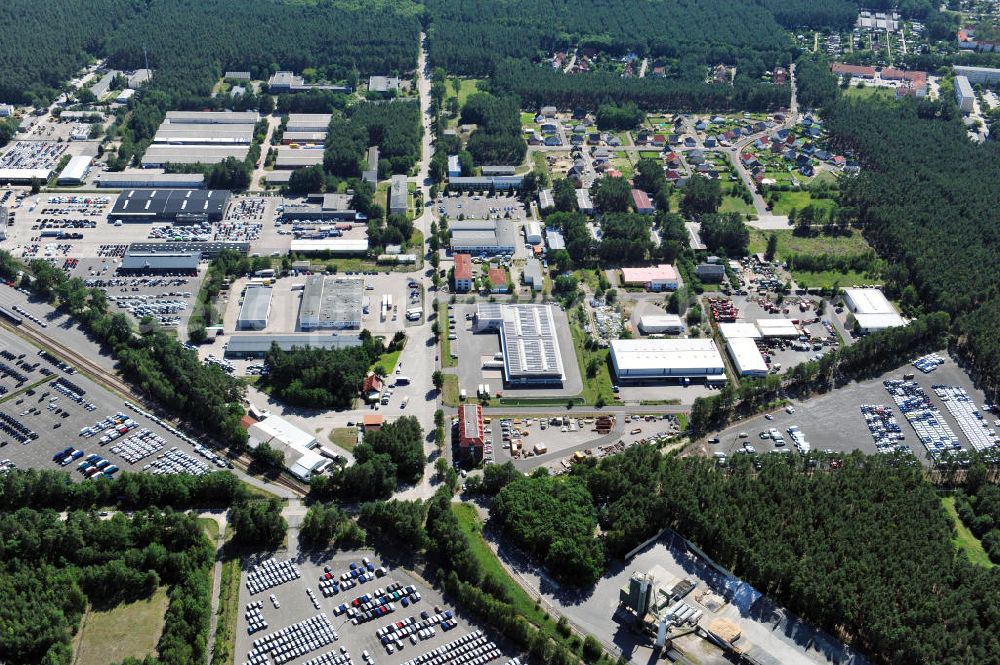 Neuseddin from the bird's eye view: Gewerbeimmobilie an der Pappelallee 34 im Gewerbegebiet Neuseddin in Brandenburg. Ein Projekt der Unternehmensgruppe Markus Gerold. Commercial property at the street Pappelallee in the business park Neuseddin.