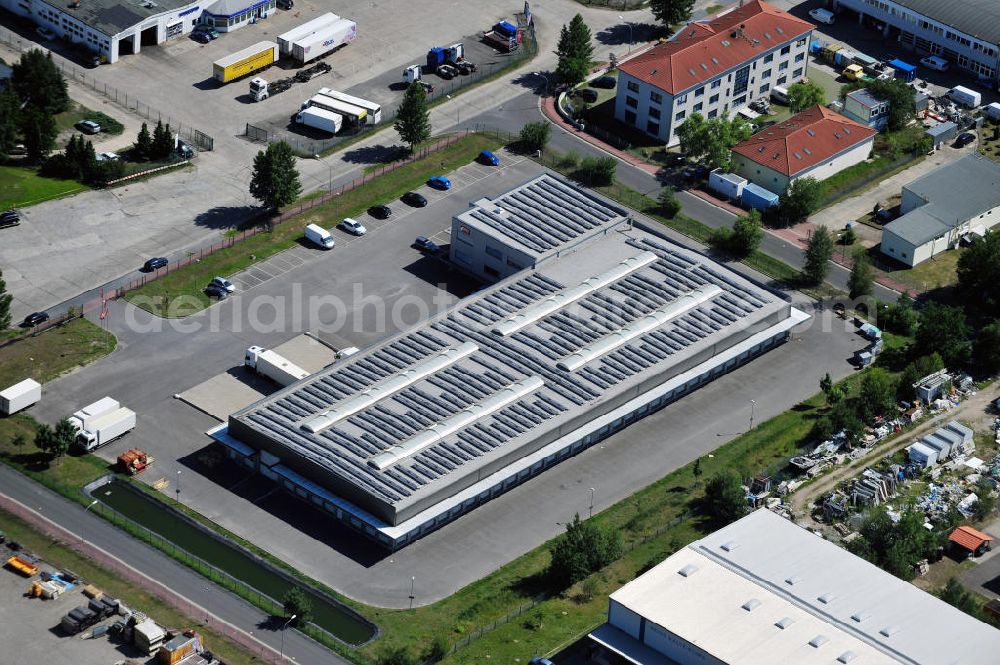 Aerial image Neuseddin - Gewerbeimmobilie an der Pappelallee 34 im Gewerbegebiet Neuseddin in Brandenburg. Ein Projekt der Unternehmensgruppe Markus Gerold. Commercial property at the street Pappelallee in the business park Neuseddin.