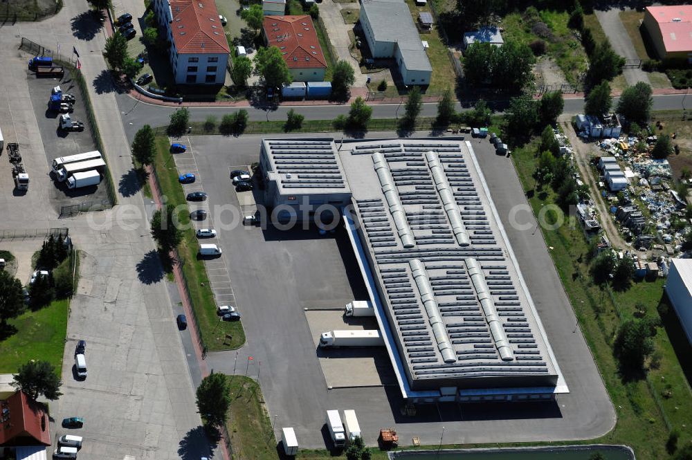 Neuseddin from the bird's eye view: Gewerbeimmobilie an der Pappelallee 34 im Gewerbegebiet Neuseddin in Brandenburg. Ein Projekt der Unternehmensgruppe Markus Gerold. Commercial property at the street Pappelallee in the business park Neuseddin.