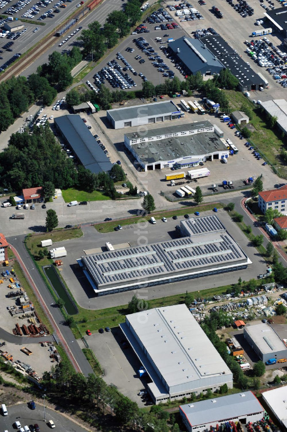 Aerial photograph Neuseddin - Gewerbeimmobilie an der Pappelallee 34 im Gewerbegebiet Neuseddin in Brandenburg. Ein Projekt der Unternehmensgruppe Markus Gerold. Commercial property at the street Pappelallee in the business park Neuseddin.