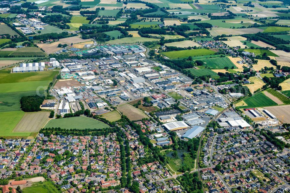 Vechta from the bird's eye view: Industrial estate and company settlement North on street Oldenburgerstrasse in Vechta in the state Lower Saxony, Germany
