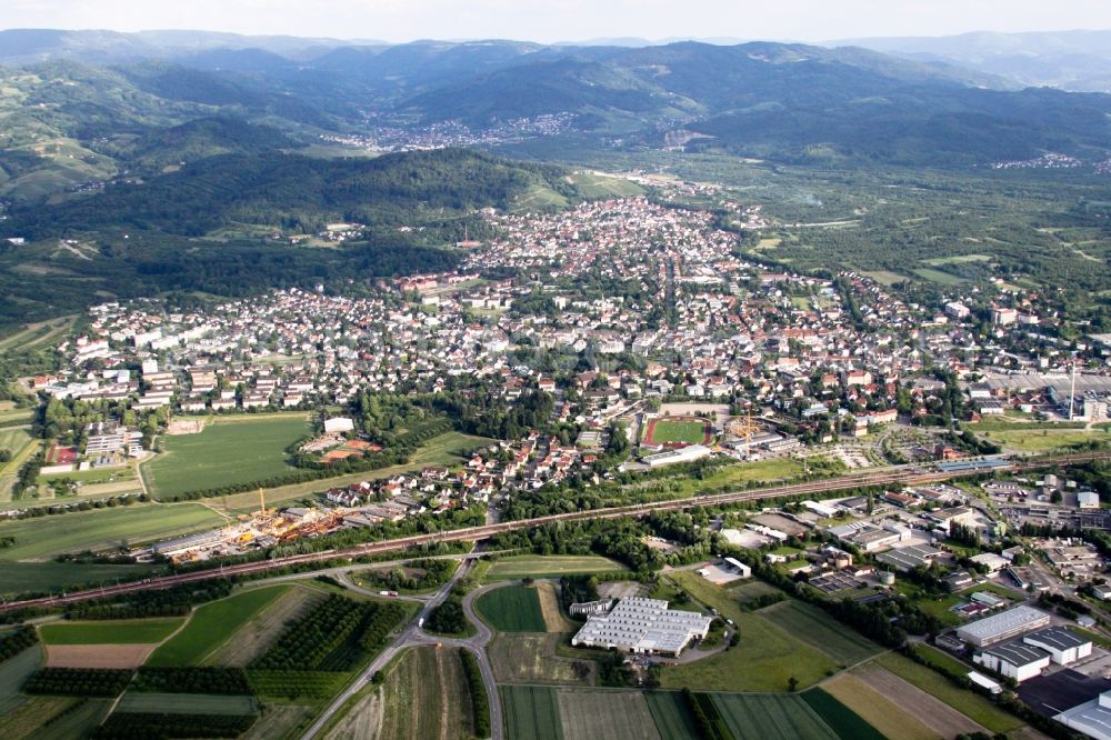 Aerial photograph Achern - Industrial estate and company settlement at the B3 and town of Achern in the state Baden-Wuerttemberg