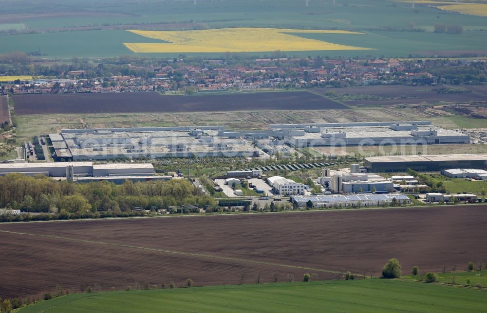 Kölleda from the bird's eye view: Industrial estate and company settlement in the district Kiebitzhoehe in Koelleda in the state Thuringia, Germany