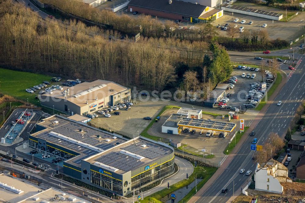 Duisburg from the bird's eye view: Industrial estate and company settlement on street Friedrich-Ebert-Strasse in the district Walsum in Duisburg at Ruhrgebiet in the state North Rhine-Westphalia, Germany