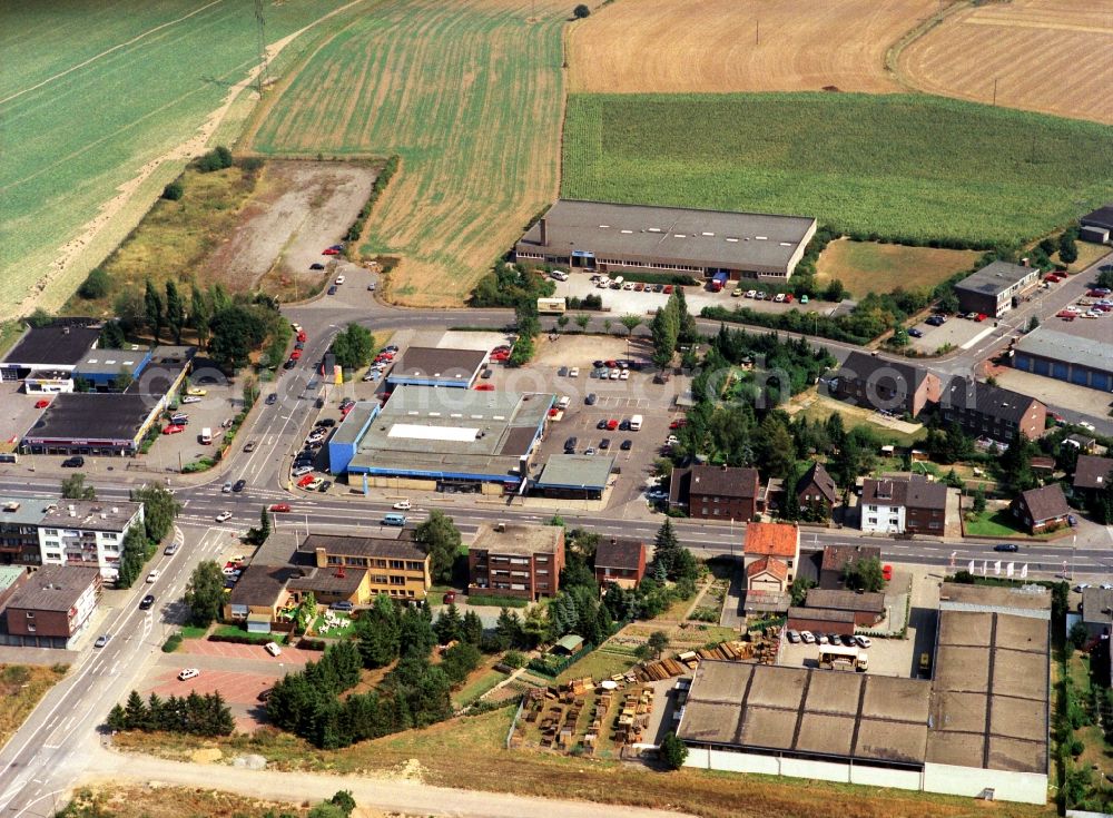 Kamp-Lintfort from above - Industrial estate and company settlement Prinzenstrasse - Oststrasse in Kamp-Lintfort in the state North Rhine-Westphalia