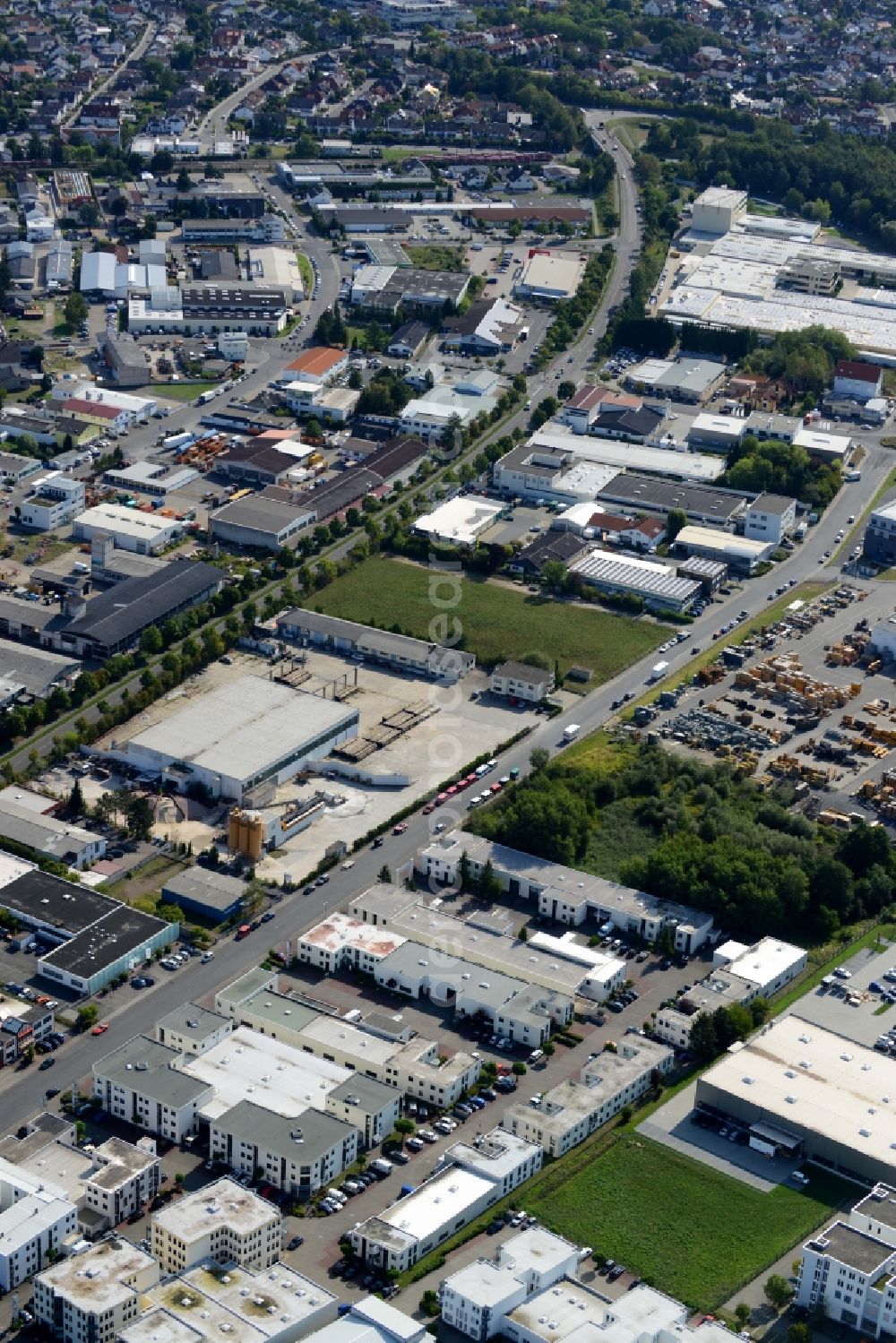 Aerial photograph Rödermark - Industrial estate and company settlement on Roedermarkring in Roedermark in the state Hesse