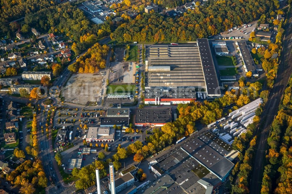 Aerial image Gladbeck - Industrial estate and company settlement on autumnal Rockwool and Bottroper Street in the West of Gladbeck in the state of North Rhine-Westphalia