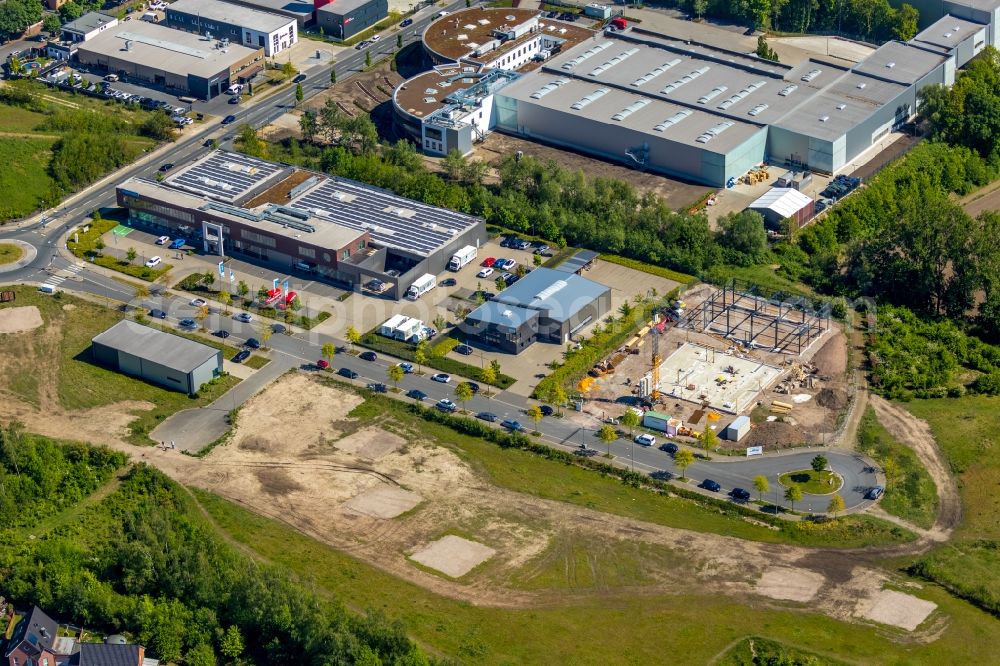 Bochum from above - Industrial estate and company settlement An of Salzstrasse - Am Hellweg overlooking the building of the AUKTORA GmbH and the EnergieEffizienzA?Zentrum in Bochum in the state North Rhine-Westphalia, Germany