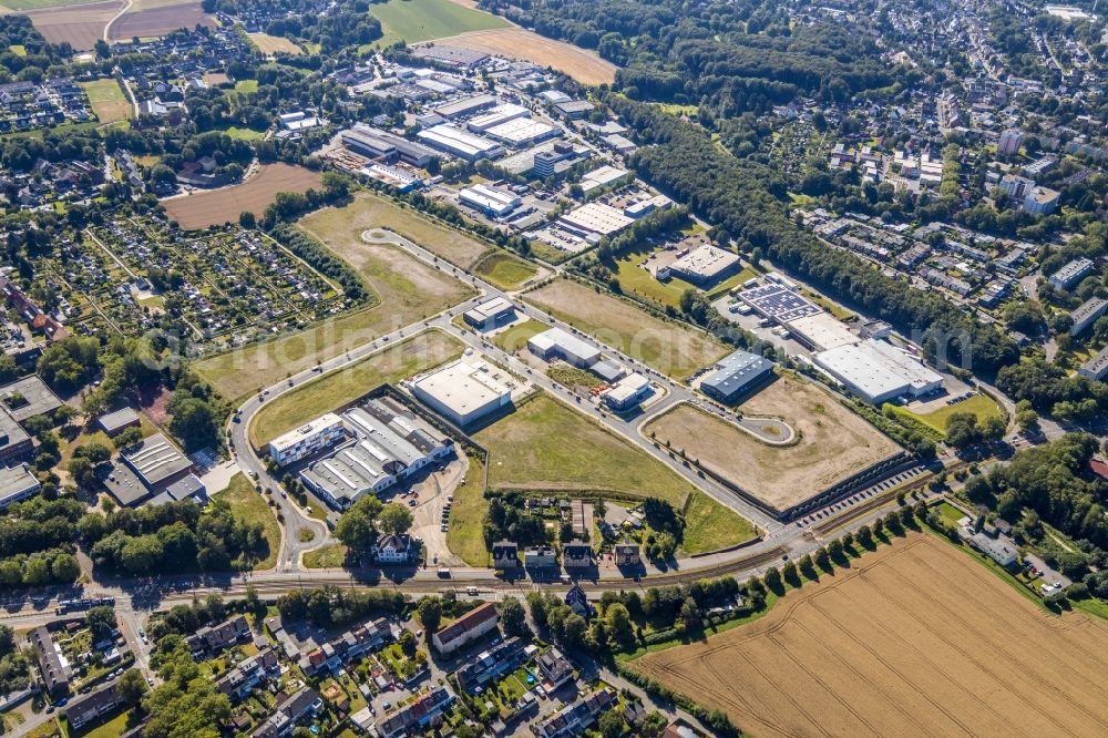 Aerial photograph Bochum - Industrial estate and company settlement An of Salzstrasse - Am Hellweg overlooking the building of the AUKTORA GmbH and the EnergieEffizienzA?Zentrum in Bochum in the state North Rhine-Westphalia, Germany