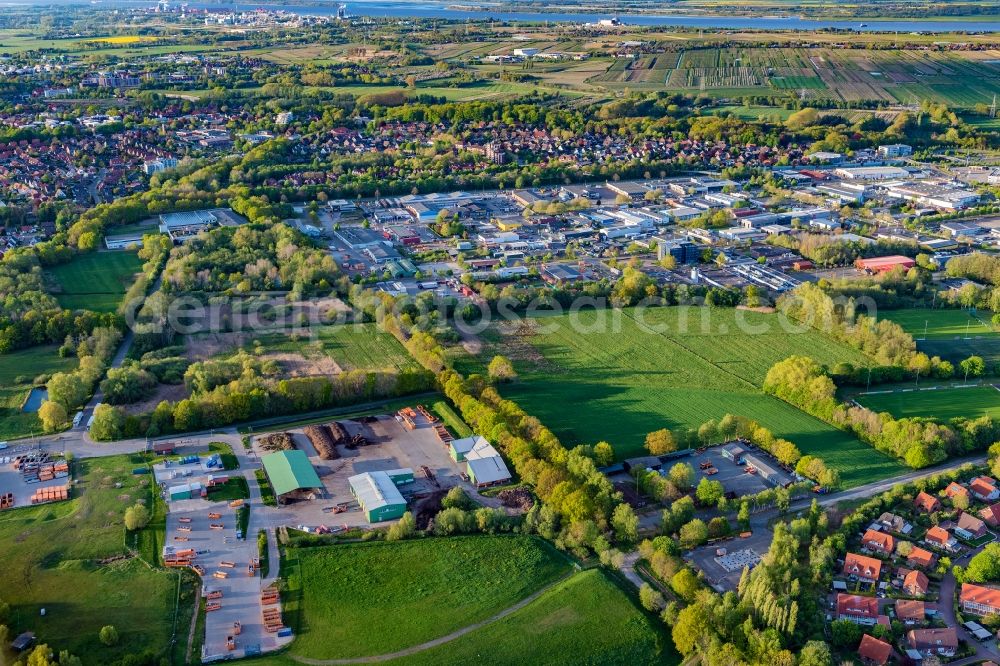 Stade from the bird's eye view: Industrial estate and company settlement Stade Sued in Stade in the state Lower Saxony, Germany