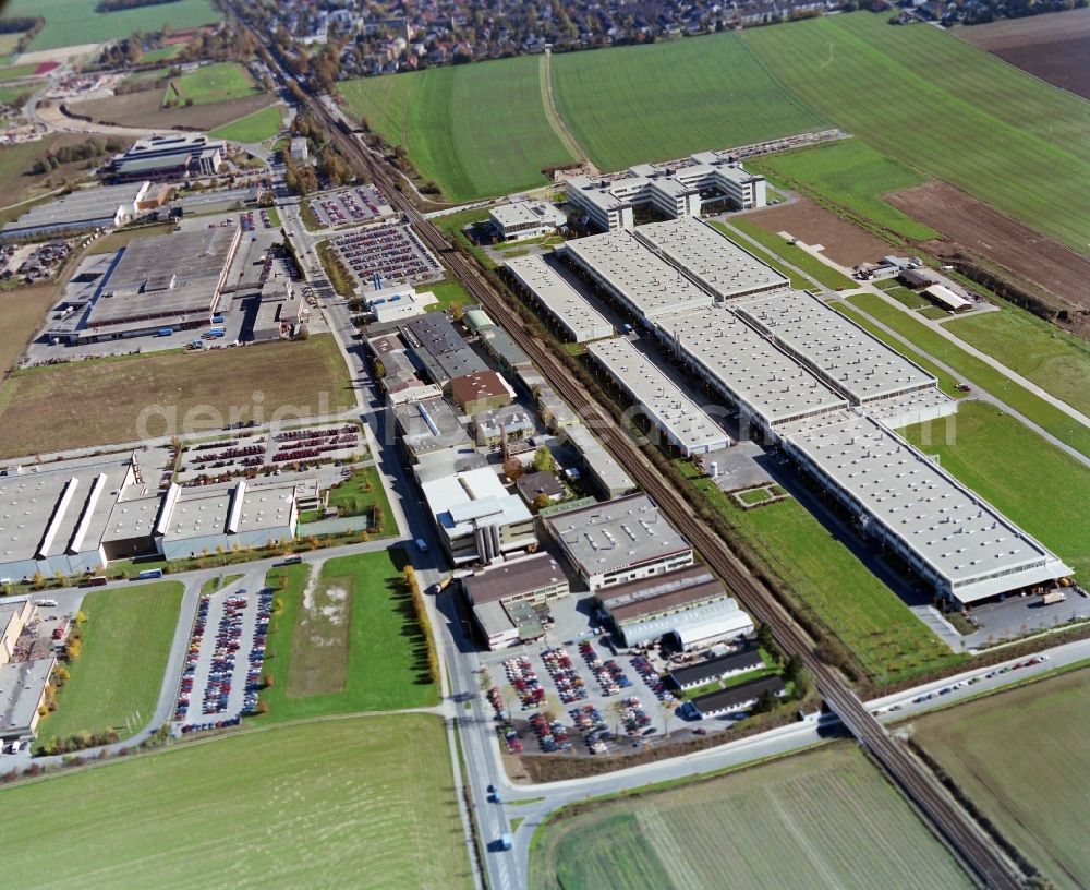 Aerial photograph Poing - Industrial estate and company settlement with dem Stahlgruber Headoffice in Poing in the state Bavaria, Germany