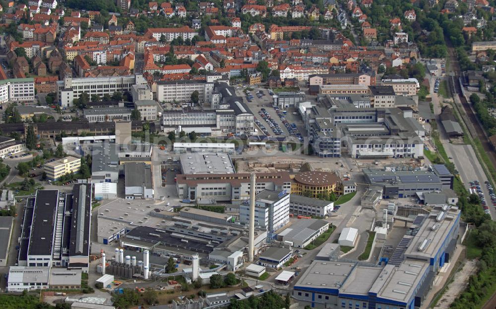 Jena from the bird's eye view: Blick auf das Gewerbegebiet Tatzendpromenade in Jena. Hier befinden sich unter an derem die Gebäude der Carl Zeiss AG und der Schott AG. View of the industrial park Tatzendpromenade in Jena. Here are, among other companies, the buildings of the Carl Zeiss AG and the Schott AG.