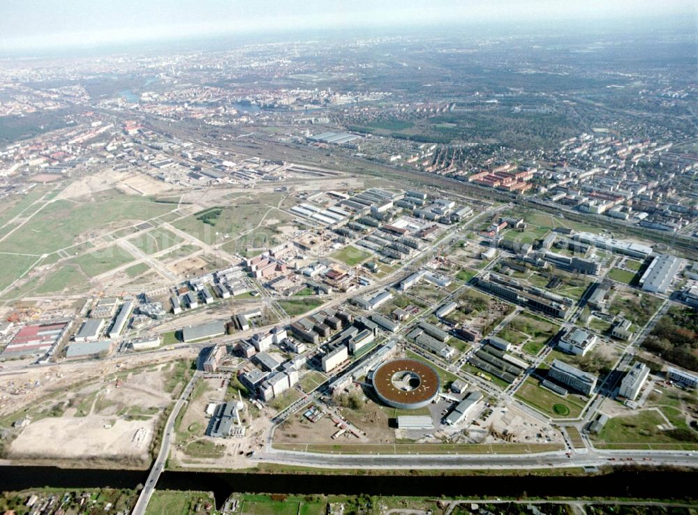 Aerial photograph Berlin - Industrial estate and company settlement Technologiepark Adlershof in the district Adlershof - Johannisthal in Berlin, Germany