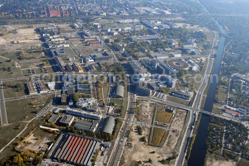 Aerial photograph Berlin - Industrial estate and company settlement Technologiepark Adlershof in the district Adlershof - Johannisthal in Berlin, Germany