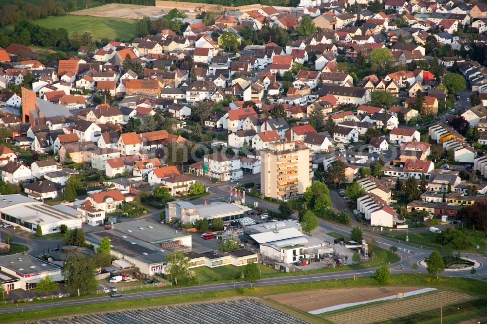 Aerial photograph Lampertheim - Industrial estate and company settlement an of Tuchbleiche with Parker Hannifin GmbH Geschaeftsbereich POLYFLEX in the district Huettenfeld in Lampertheim in the state Hesse, Germany