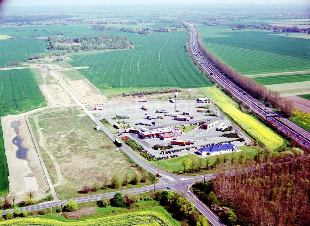 Aerial photograph Vehlefanz / BRB - Gewerbegebiet Vehlefanz an der Autobahn A10 Richtung Rostock / Hamburg und der Landstraße L 17 Schwante-Berlin. Ein Projekt der Brandenburgischen Boden mbH.