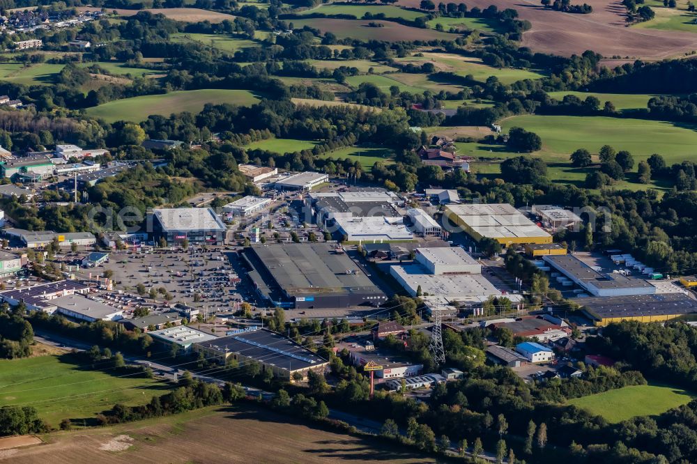 Aerial photograph Schwentinental - Industrial estate and company settlement on Verlauf of Bundesstrasse B76 in Schwentinental in the state Schleswig-Holstein, Germany