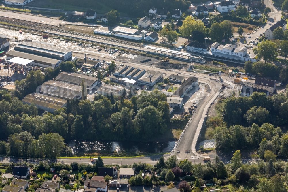 Arnsberg from the bird's eye view: Industrial estate and company settlement Zu den Werkstaetten in Arnsberg in the state North Rhine-Westphalia, Germany