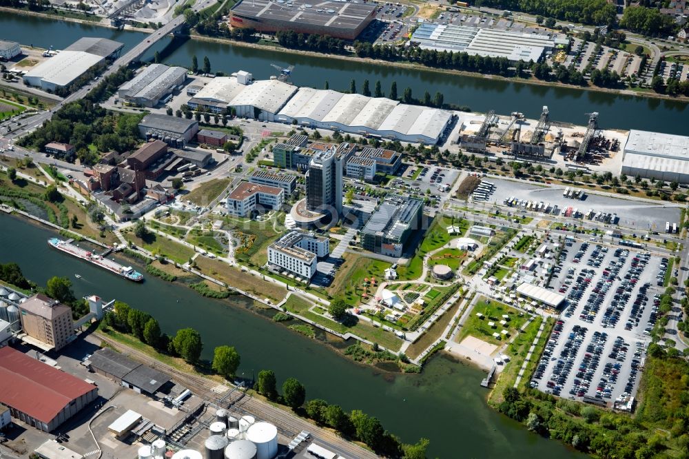 Heilbronn from above - Industrial estate and company settlement ZUKUNFTSPARK WOHLGELEGEN UND INNOVATIONSFARBIK HEILBRONN in Heilbronn in the state Baden-Wurttemberg, Germany