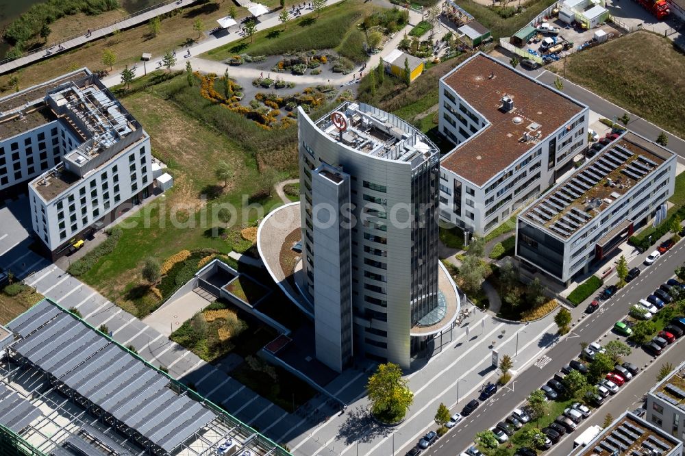 Aerial photograph Heilbronn - Industrial estate and company settlement ZUKUNFTSPARK WOHLGELEGEN UND INNOVATIONSFARBIK HEILBRONN in Heilbronn in the state Baden-Wurttemberg, Germany