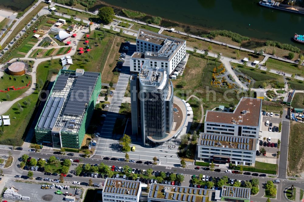 Heilbronn from above - Industrial estate and company settlement ZUKUNFTSPARK WOHLGELEGEN UND INNOVATIONSFARBIK HEILBRONN in Heilbronn in the state Baden-Wurttemberg, Germany