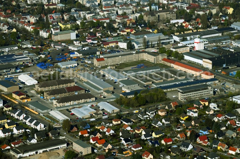 Aerial image Berlin - Gewerbegebiet und Firmenansiedlung im Bereich Grumbkowstrasse - Wackenbergstrasse im Ortsteil Nierschoenhausen Nierschoenhausen in Berlin, Deutschland