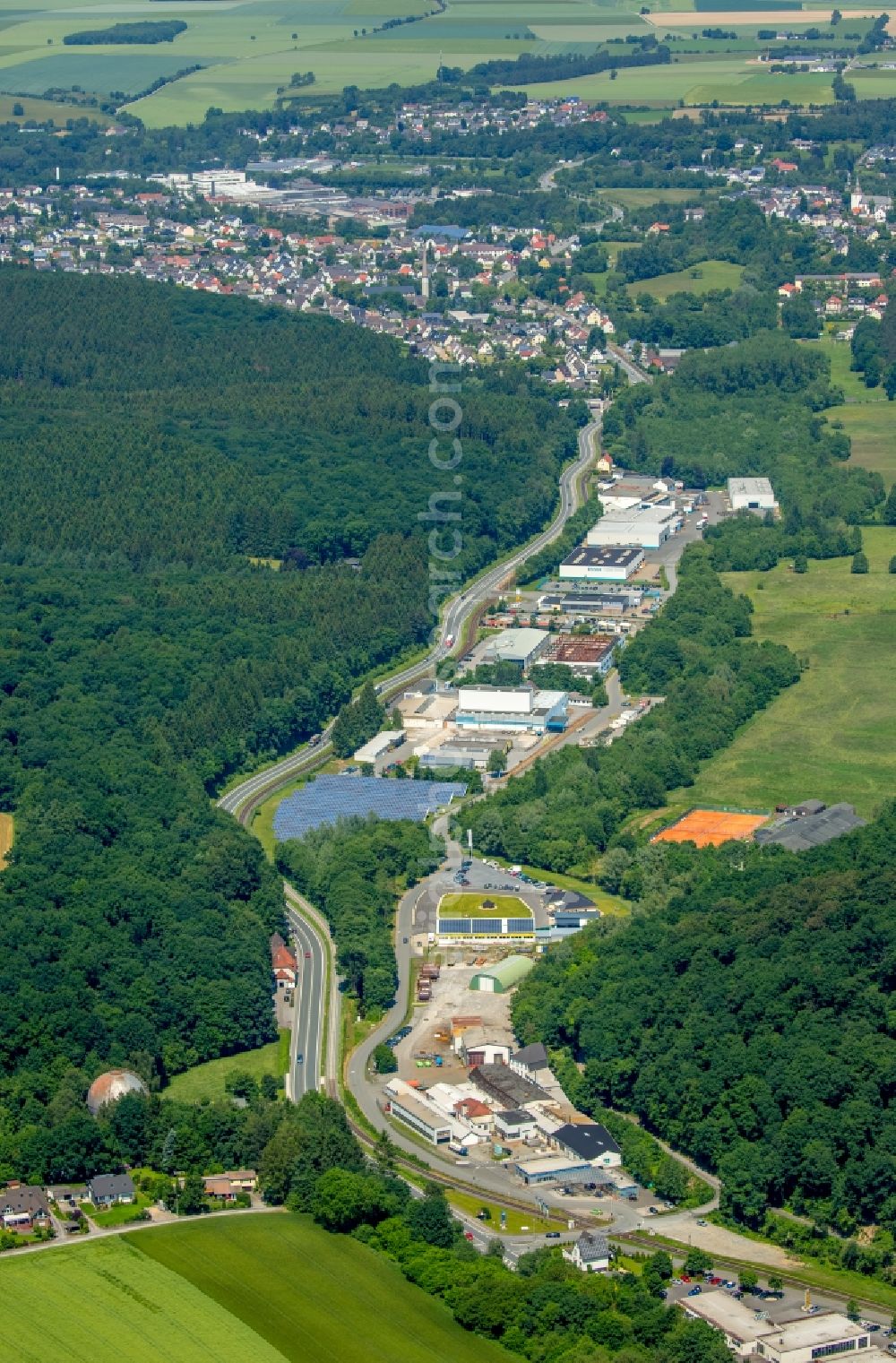 Warstein from the bird's eye view: Commercial area between the road to Puddelhammer and Belecker Highway (B55) in Warstein in North Rhine-Westphalia