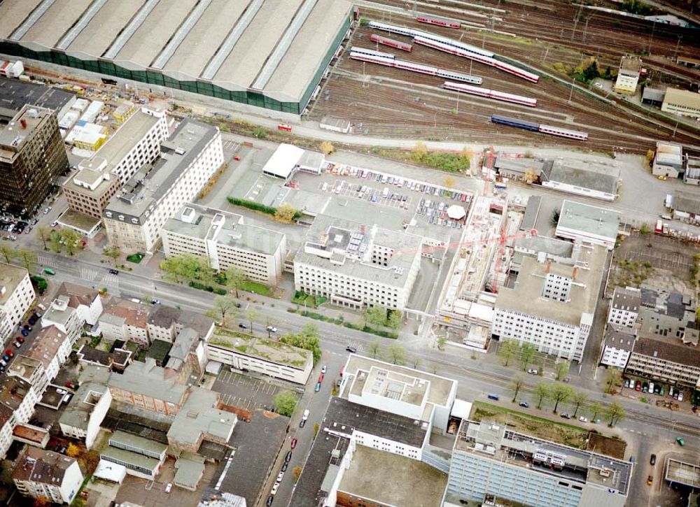 Frankfurt am Main from above - Gewerbeobjekt der MÜBAU an der Mainzer Landstraße 195 - 219 in 60326 Frankfurt/Main. (Hessen).