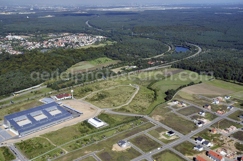 Rüsselsheim from the bird's eye view: Der Gewerbepark / Business Park Blauer See am Verkehrsknotenpunkt Rüsselsheimer Dreieck im Rhein-Main-Gebiet. Das Büro- und Dienstleistungszentrum ist ein Projekt der HVB Immobilien AG. The industrial park Blauer See in the Rhine-Main region.