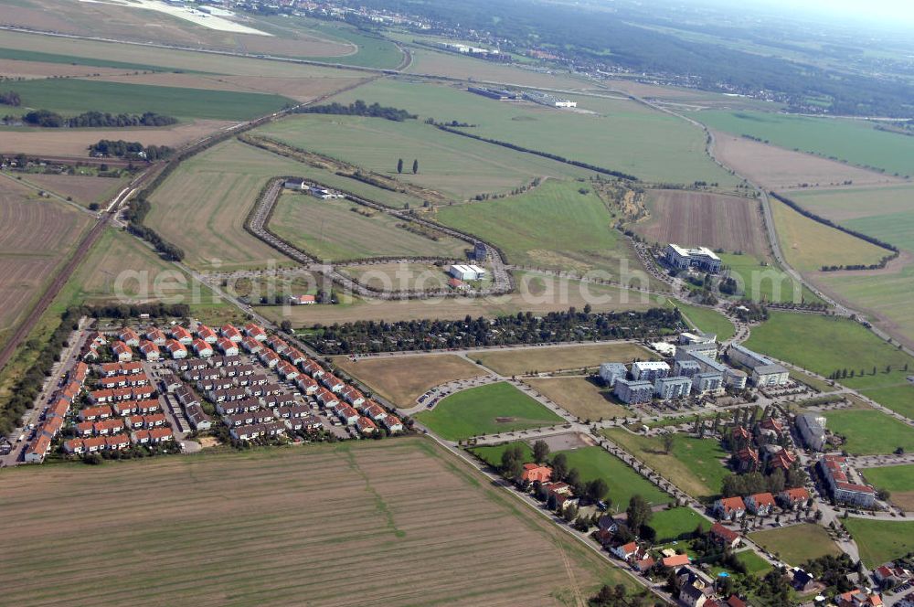 Aerial image Großkugel - Der Gewerbepark Großkugel bietet mehr als nur Gewerbegrundstücke. Flexible Grundstücksgrößen, bedarfsgerechten Zuschnitt der Grundstücke, ebene Lage, sofortige Bebaubarkeit. Das alles in der Nähe des Flughafens Leipzig-Halle, der Autobahn A9 (Nürnberg - Berlin) und der Bundesstraße B6. Ein sehr guter Standort für Industrie-, Gewerbe- und Büroansiedlung. Ein Projekt der HVB-Immobilien AG.