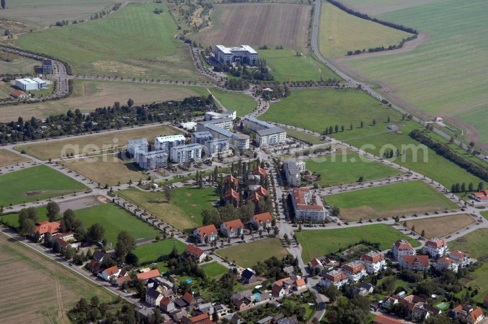 Großkugel from above - Der Gewerbepark Großkugel bietet mehr als nur Gewerbegrundstücke. Flexible Grundstücksgrößen, bedarfsgerechten Zuschnitt der Grundstücke, ebene Lage, sofortige Bebaubarkeit. Das alles in der Nähe des Flughafens Leipzig-Halle, der Autobahn A9 (Nürnberg - Berlin) und der Bundesstraße B6. Ein sehr guter Standort für Industrie-, Gewerbe- und Büroansiedlung. Ein Projekt der HVB-Immobilien AG.