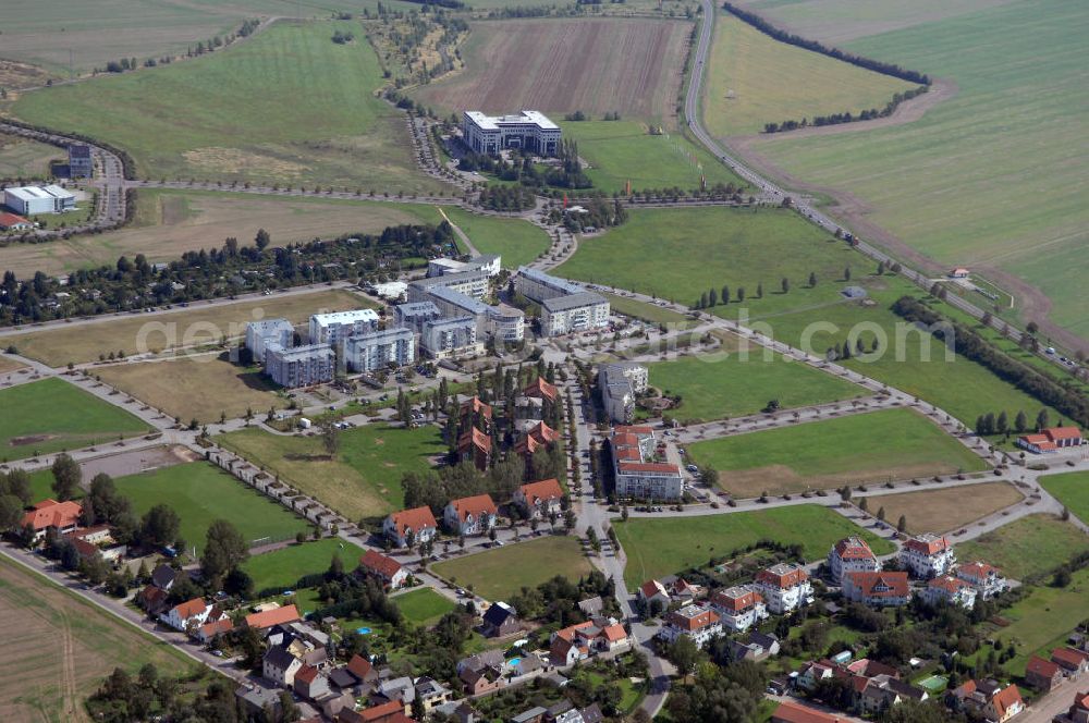 Großkugel from the bird's eye view: Der Gewerbepark Großkugel bietet mehr als nur Gewerbegrundstücke. Flexible Grundstücksgrößen, bedarfsgerechten Zuschnitt der Grundstücke, ebene Lage, sofortige Bebaubarkeit. Das alles in der Nähe des Flughafens Leipzig-Halle, der Autobahn A9 (Nürnberg - Berlin) und der Bundesstraße B6. Ein sehr guter Standort für Industrie-, Gewerbe- und Büroansiedlung. Ein Projekt der HVB-Immobilien AG.