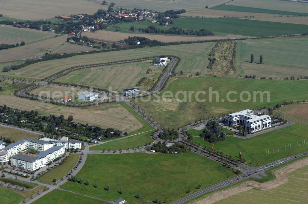 Aerial image Großkugel - Der Gewerbepark Großkugel bietet mehr als nur Gewerbegrundstücke. Flexible Grundstücksgrößen, bedarfsgerechten Zuschnitt der Grundstücke, ebene Lage, sofortige Bebaubarkeit. Das alles in der Nähe des Flughafens Leipzig-Halle, der Autobahn A9 (Nürnberg - Berlin) und der Bundesstraße B6. Ein sehr guter Standort für Industrie-, Gewerbe- und Büroansiedlung. Ein Projekt der HVB-Immobilien AG.