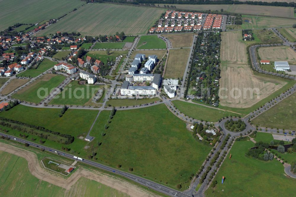 Großkugel from above - Der Gewerbepark Großkugel bietet mehr als nur Gewerbegrundstücke. Flexible Grundstücksgrößen, bedarfsgerechten Zuschnitt der Grundstücke, ebene Lage, sofortige Bebaubarkeit. Das alles in der Nähe des Flughafens Leipzig-Halle, der Autobahn A9 (Nürnberg - Berlin) und der Bundesstraße B6. Ein sehr guter Standort für Industrie-, Gewerbe- und Büroansiedlung. Ein Projekt der HVB-Immobilien AG.