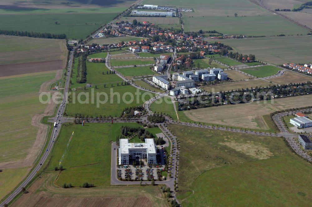 Großkugel from the bird's eye view: Der Gewerbepark Großkugel bietet mehr als nur Gewerbegrundstücke. Flexible Grundstücksgrößen, bedarfsgerechten Zuschnitt der Grundstücke, ebene Lage, sofortige Bebaubarkeit. Das alles in der Nähe des Flughafens Leipzig-Halle, der Autobahn A9 (Nürnberg - Berlin) und der Bundesstraße B6. Ein sehr guter Standort für Industrie-, Gewerbe- und Büroansiedlung. Ein Projekt der HVB-Immobilien AG.