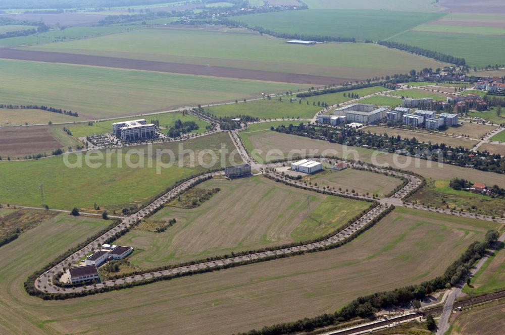 Großkugel from the bird's eye view: Der Gewerbepark Großkugel bietet mehr als nur Gewerbegrundstücke. Flexible Grundstücksgrößen, bedarfsgerechten Zuschnitt der Grundstücke, ebene Lage, sofortige Bebaubarkeit. Das alles in der Nähe des Flughafens Leipzig-Halle, der Autobahn A9 (Nürnberg - Berlin) und der Bundesstraße B6. Ein sehr guter Standort für Industrie-, Gewerbe- und Büroansiedlung. Ein Projekt der HVB-Immobilien AG.